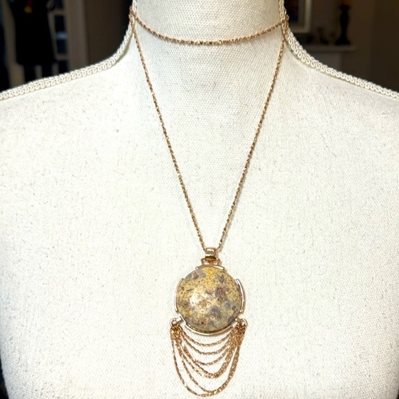 Anthropologie Necklace with pink rose gold tone chain. Round stone NWT RTL 48